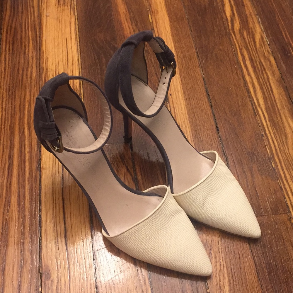 Club monaco sandal